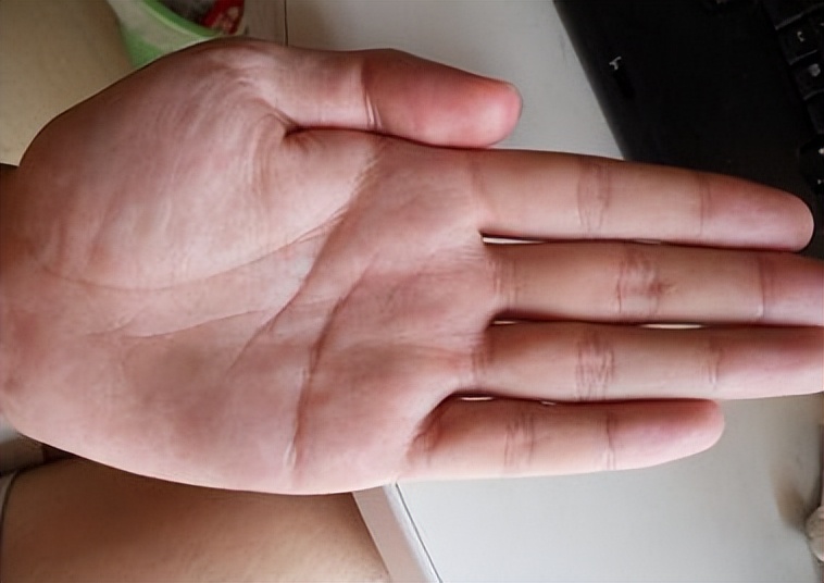 中国古代手相学文化_手掌三条线连在一起_手相学三角纹解读