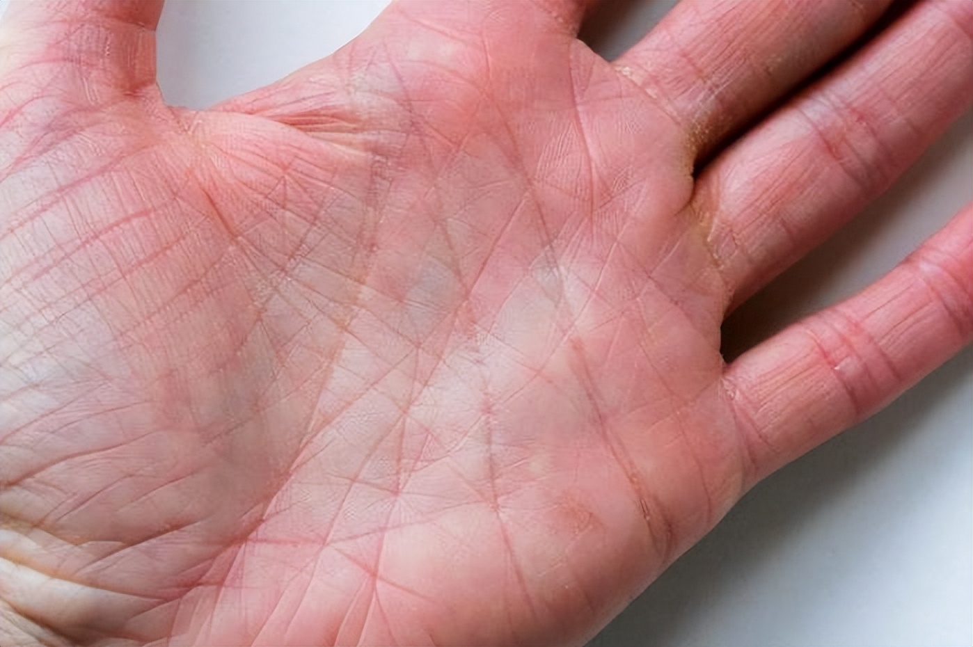 手相学三角纹解读_手掌三条线连在一起_中国古代手相学文化