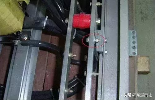 电气柜布局规范_电气元件安装要求_小母线端子