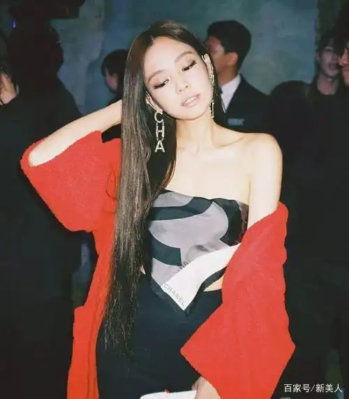 直角肩仪态训练_练出直角肩方法_美人肩形态图解