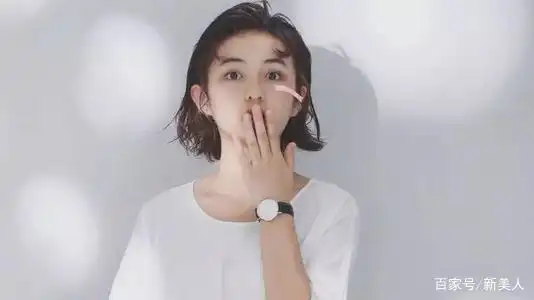 美人肩形态图解_直角肩仪态训练_练出直角肩方法