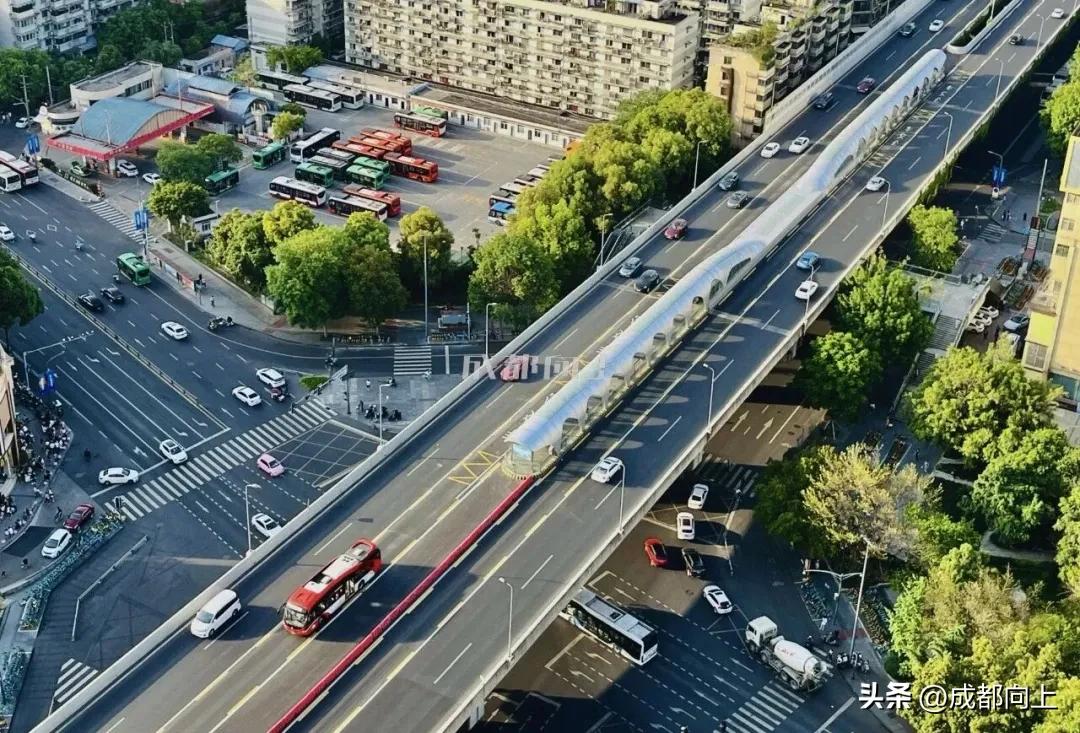 成都新能源车停车福利取消_成都新能源车限行政策调整_新能源汽车中签率